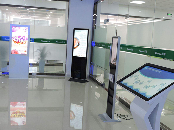 某银行-落地式触摸一体机